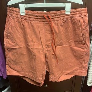 Men’s lululemon rust flat front shorts, elastic waistband with drawstring